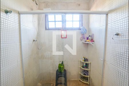 Casa à venda com 308m², 3 quartos e 6 vagasBanheiro da Suíte 1