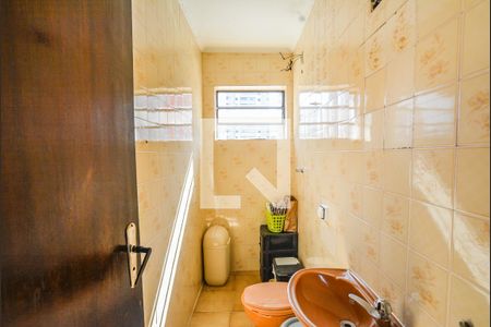 Casa à venda com 308m², 3 quartos e 6 vagasBanheiro de serviço