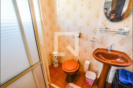 Casa à venda com 308m², 3 quartos e 6 vagasBanheiro da Suíte 2