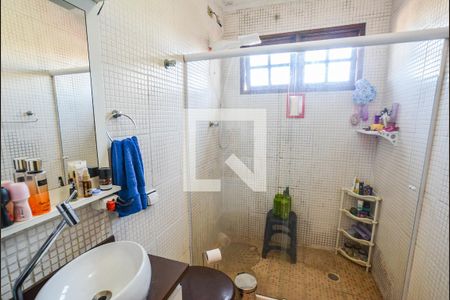 Casa à venda com 308m², 3 quartos e 6 vagasBanheiro da Suíte 1