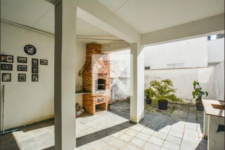 Casa à venda com 308m², 3 quartos e 6 vagasQuintal