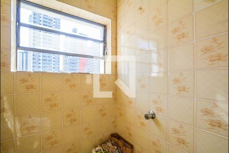 Casa à venda com 308m², 3 quartos e 6 vagasBanheiro de serviço