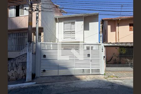 Casa à venda com 120m², 3 quartos e 2 vagasFachada
