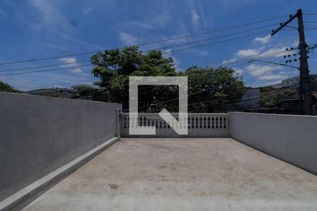 Casa à venda com 250m², 3 quartos e 2 vagas Casa à venda com 250m², 3 quartos e 2 vagasVaranda