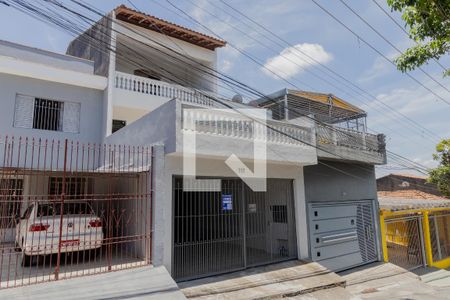Casa à venda com 250m², 3 quartos e 2 vagas Casa à venda com 250m², 3 quartos e 2 vagasFachada