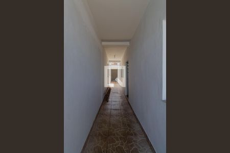 Casa à venda com 250m², 3 quartos e 2 vagas Casa à venda com 250m², 3 quartos e 2 vagasCorredor