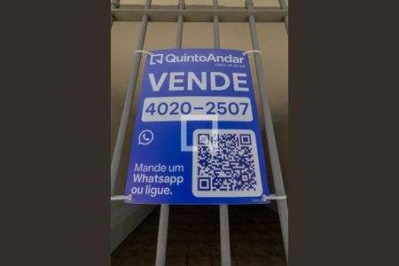 Casa à venda com 250m², 3 quartos e 2 vagas Casa à venda com 250m², 3 quartos e 2 vagasPlaca