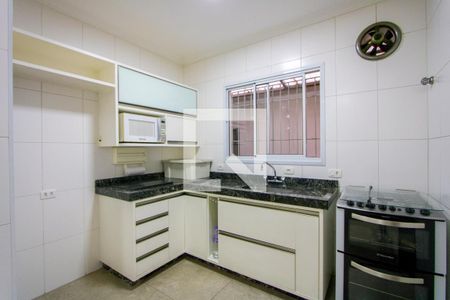 Casa à venda com 185m², 2 quartos e 2 vagas Casa à venda com 185m², 2 quartos e 2 vagasCozinha
