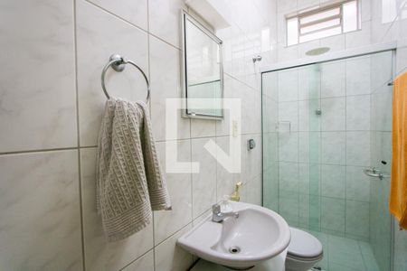 Casa à venda com 185m², 2 quartos e 2 vagas Casa à venda com 185m², 2 quartos e 2 vagasBanheiro social