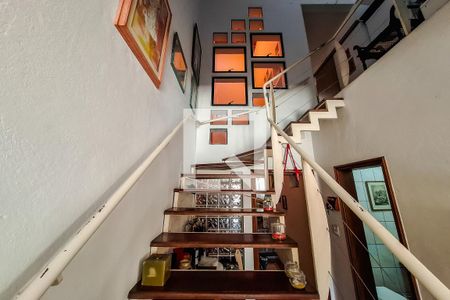 Casa à venda com 240m², 3 quartos e 3 vagasescada