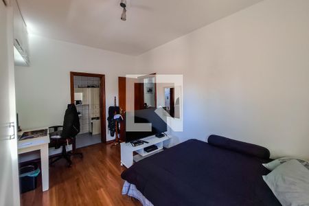 Casa à venda com 240m², 3 quartos e 3 vagasquarto 3 suite