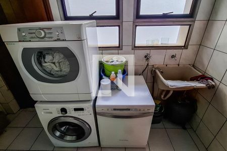 Casa à venda com 240m², 3 quartos e 3 vagasÁrea de Serviço