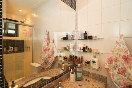 Apartamento à venda com 83m², 3 quartos e 2 vagas Apartamento à venda com 83m², 3 quartos e 2 vagasBanheiro da Suíte