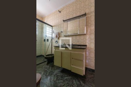 Casa à venda com 300m², 4 quartos e 10 vagas Casa à venda com 300m², 4 quartos e 10 vagasBanheiro Suíte