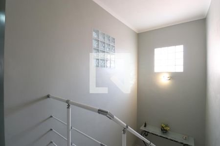 Casa à venda com 110m², 3 quartos e 2 vagasEscada