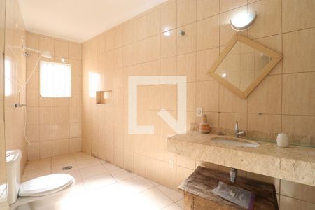 Casa à venda com 110m², 3 quartos e 2 vagasBanheiro da Suíte 2