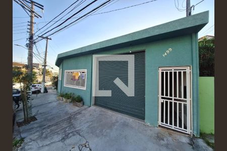 Casa à venda com 110m², 3 quartos e 2 vagas Casa à venda com 110m², 3 quartos e 2 vagasFachada