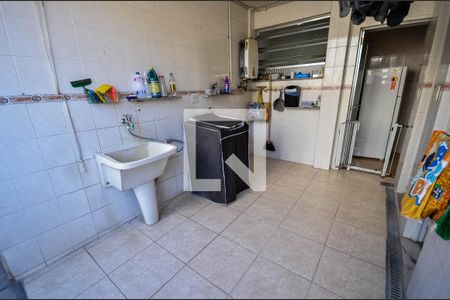 Apartamento à venda com 187m², 3 quartos e 1 vagaÁrea de Serviço