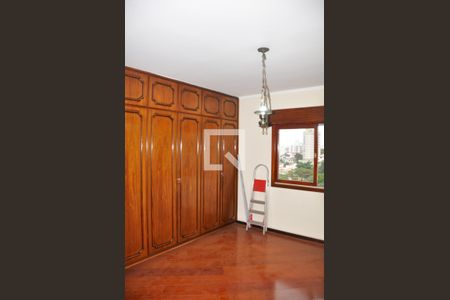 Casa à venda com 500m², 5 quartos e 5 vagas Casa à venda com 500m², 5 quartos e 5 vagasQuarto 01 com Suíte