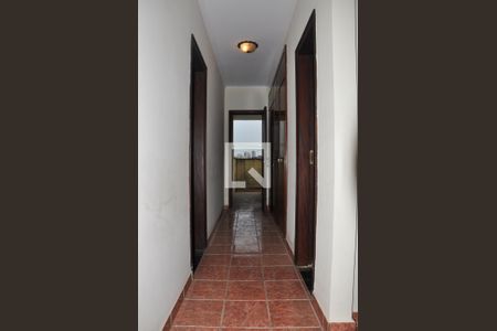 Casa à venda com 500m², 5 quartos e 5 vagas Casa à venda com 500m², 5 quartos e 5 vagasCorredor