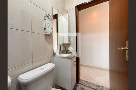 Apartamento à venda com 75m², 2 quartos e 2 vagas Apartamento à venda com 75m², 2 quartos e 2 vagasBanheiro