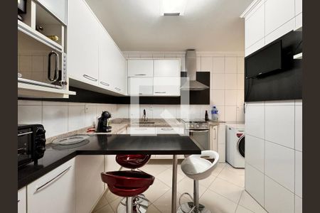 Apartamento à venda com 75m², 2 quartos e 2 vagas Apartamento à venda com 75m², 2 quartos e 2 vagasCozinha
