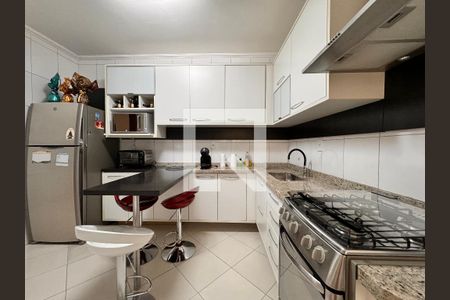 Apartamento à venda com 75m², 2 quartos e 2 vagas Apartamento à venda com 75m², 2 quartos e 2 vagasCozinha