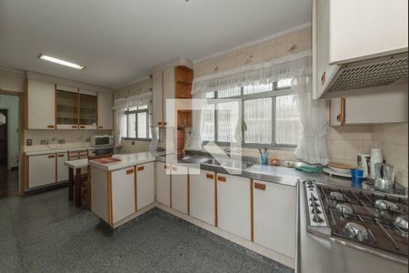 Casa à venda com 390m², 3 quartos e 3 vagasCozinha