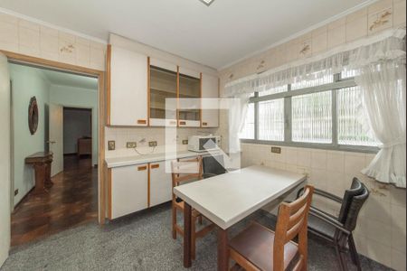 Casa à venda com 390m², 3 quartos e 3 vagasCozinha