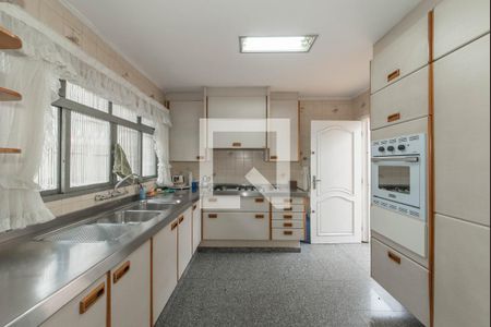 Casa à venda com 390m², 3 quartos e 3 vagasCozinha