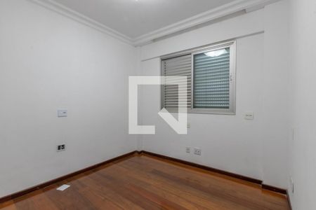Apartamento à venda com 145m², 4 quartos e 3 vagasQuarto 2