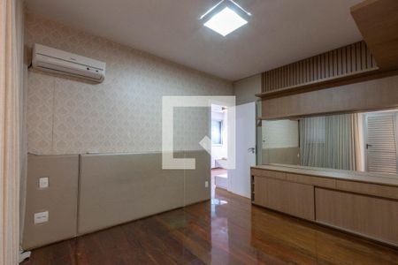 Apartamento à venda com 145m², 4 quartos e 3 vagasSuíte 2