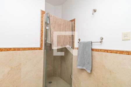 Apartamento à venda com 148m², 2 quartos e 1 vaga Apartamento à venda com 148m², 2 quartos e 1 vagaBanheiro da Suíte 1