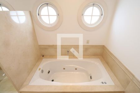 Casa à venda com 1145m², 3 quartos e 6 vagasBanheira da Suite 2