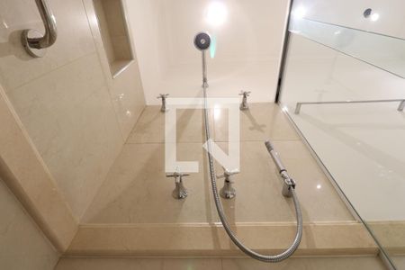 Casa à venda com 1145m², 3 quartos e 6 vagasBanheiro da Suíte 1