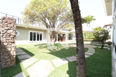 Casa à venda com 1145m², 3 quartos e 6 vagasQuintal