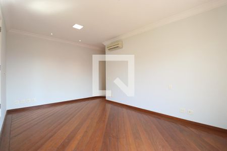 Casa à venda com 1145m², 3 quartos e 6 vagasSuíte 2