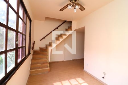 Sala de apartamento para alugar com 2 quartos, 99m² em Cacuia, Rio de Janeiro