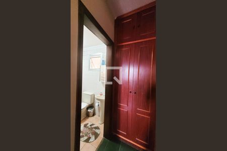 Studio à venda com 56m², 1 quarto e 1 vaga Studio à venda com 56m², 1 quarto e 1 vagaArmários