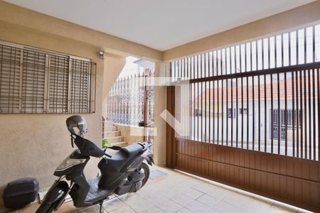 Casa à venda com 120m², 6 quartos e 1 vaga Casa à venda com 120m², 6 quartos e 1 vagaGaragem