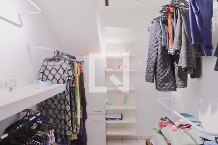 Casa à venda com 120m², 6 quartos e 1 vaga Casa à venda com 120m², 6 quartos e 1 vagaCloset do quarto 4