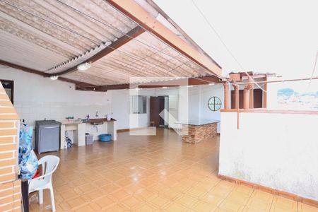 Casa à venda com 120m², 6 quartos e 1 vaga Casa à venda com 120m², 6 quartos e 1 vagaQuintal