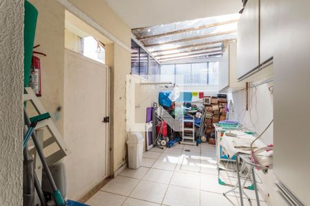 Casa de condomínio à venda com 210m², 4 quartos e 3 vagas Casa de condomínio à venda com 210m², 4 quartos e 3 vagasÁrea de Serviço