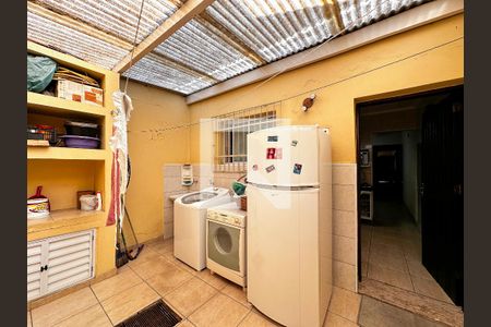 Casa à venda com 130m², 3 quartos e 1 vagaÁrea de Serviço