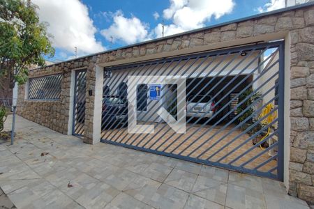 Casa à venda com 280m², 3 quartos e 4 vagasFachada