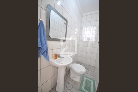 Casa à venda com 220m², 3 quartos e 4 vagasBanheiro de serviço