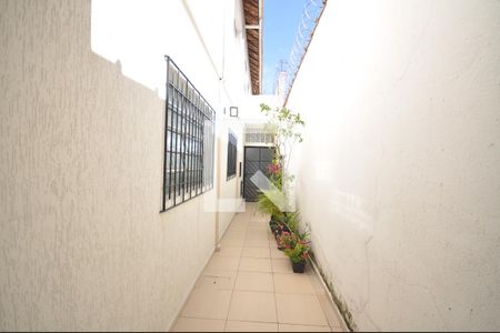 Casa à venda com 220m², 3 quartos e 4 vagasQuintal