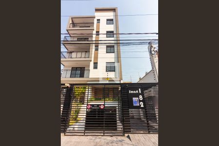 Apartamento à venda com 60m², 2 quartos e 1 vaga Apartamento à venda com 60m², 2 quartos e 1 vagaFachada