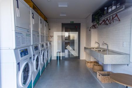 Studio à venda com 27m², 1 quarto e sem vaga Studio à venda com 27m², 1 quarto e sem vagaÁrea comum - Lavanderia