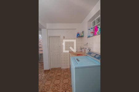 Casa à venda com 310m², 5 quartos e 7 vagas Casa à venda com 310m², 5 quartos e 7 vagasLavanderia